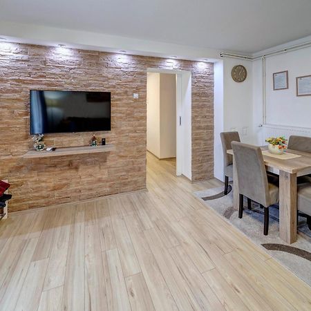 Apartman Nena 皮罗特 外观 照片