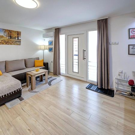 Apartman Nena 皮罗特 外观 照片
