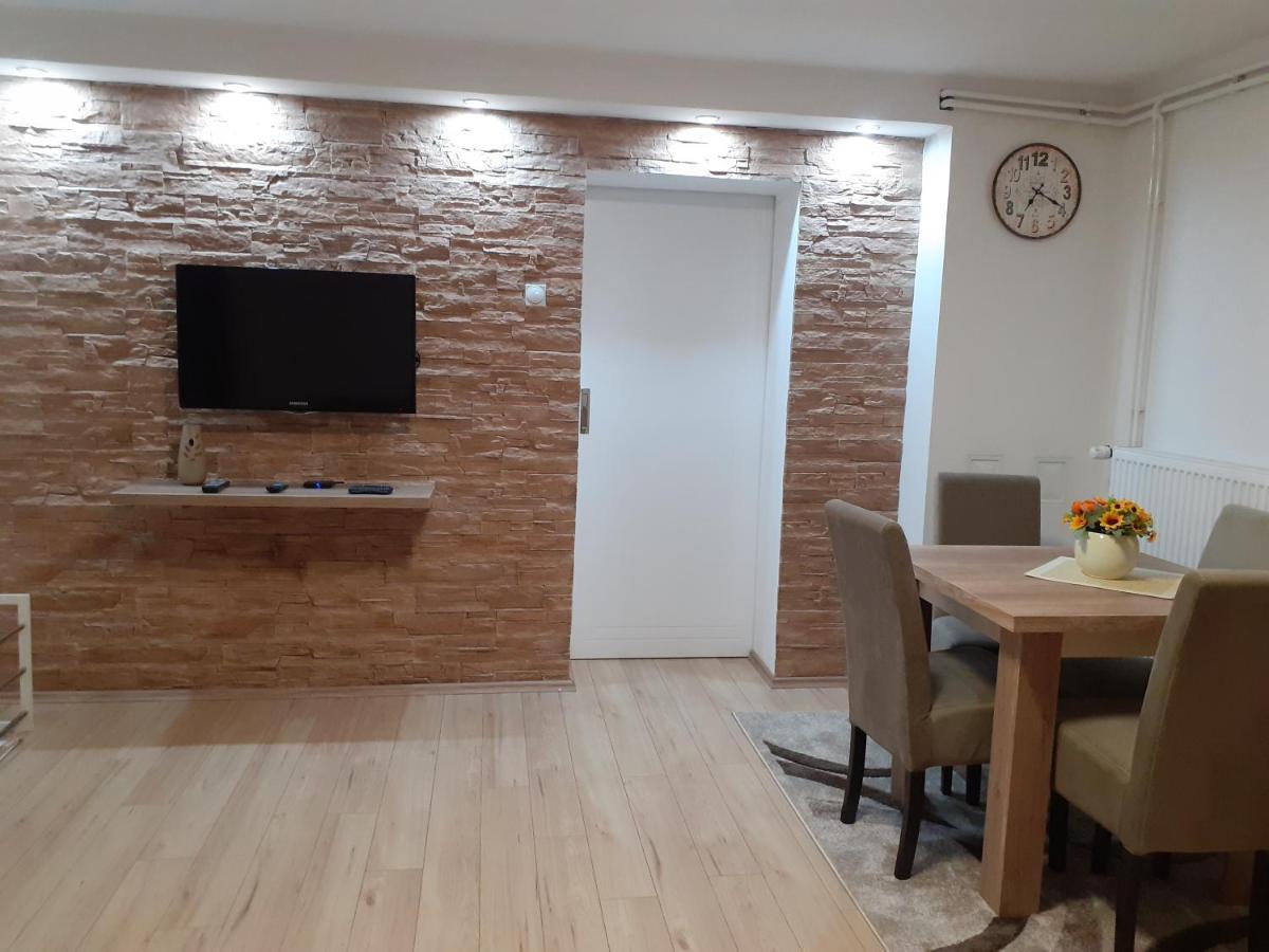 Apartman Nena 皮罗特 外观 照片