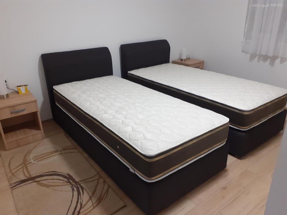Apartman Nena 皮罗特 外观 照片