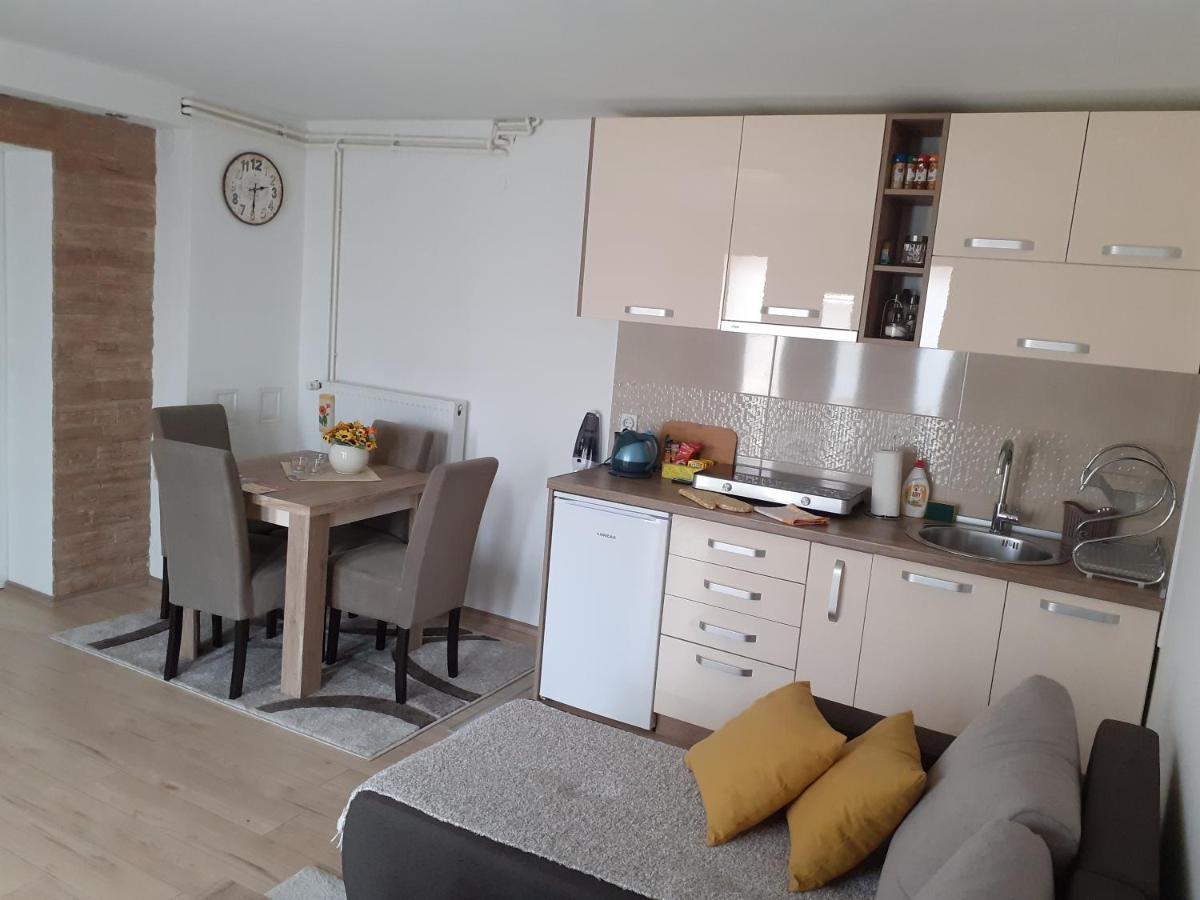 Apartman Nena 皮罗特 外观 照片